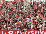 Foto: Barra: La 12 • Club: Alajuelense