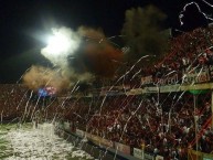 Foto: Barra: La 12 • Club: Alajuelense