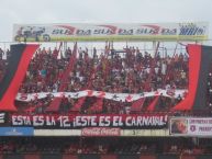 Foto: Barra: La 12 • Club: Alajuelense