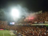 Foto: Barra: La 12 • Club: Alajuelense