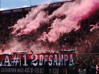 Foto: Barra: La 12 • Club: Alajuelense