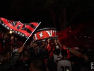 Foto: "BANDERAZO DEL CENTENARIO" Barra: La 12 • Club: Alajuelense • País: Costa Rica