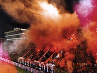 Foto: Barra: La 12 • Club: Alajuelense