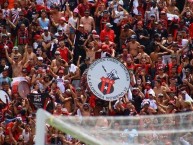 Foto: Barra: La 12 • Club: Alajuelense