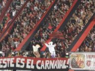 Foto: Barra: La 12 • Club: Alajuelense