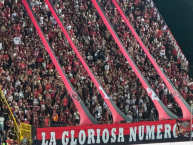 Foto: Barra: La 12 &bull; Club: Alajuelense