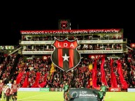 Foto: Barra: La 12 &bull; Club: Alajuelense