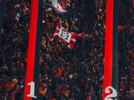 Foto: Barra: La 12 &bull; Club: Alajuelense