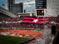 Foto: Barra: La 12 &bull; Club: Alajuelense