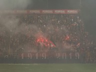 Foto: Barra: La 12 &bull; Club: Alajuelense