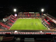 Foto: Barra: La 12 &bull; Club: Alajuelense