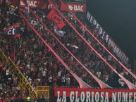Foto: Barra: La 12 &bull; Club: Alajuelense