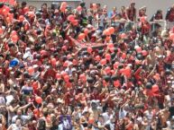 Foto: Barra: La 12 • Club: Alajuelense