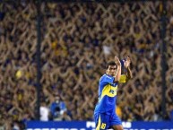 Foto: "Carlitos Tevez y la hinchada" Barra: La 12 • Club: Boca Juniors • País: Argentina