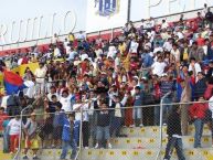 Foto: Barra: La 12 Tricolor • Club: C.A. Mannucci