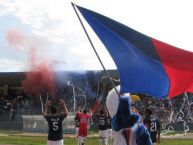 Foto: Barra: La 12 Tricolor • Club: C.A. Mannucci