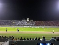 Foto: Barra: La 12 Tricolor • Club: C.A. Mannucci