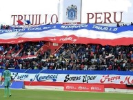 Foto: Barra: La 12 Tricolor • Club: C.A. Mannucci • País: Peru