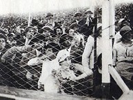 Foto: "Año 1929, estadio de River Plate" Barra: La Banda de Fierro 22 • Club: Gimnasia y Esgrima • País: Argentina