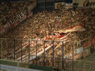 Foto: "Vélez 1-2 Huracán Apertura 2007" Barra: La Banda de la Quema • Club: Huracán