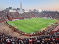 Foto: "Cancha llena" Barra: La Banda de la Quema • Club: Huracán • País: Argentina