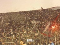 Foto: "Huracán copando el Bajo Flores Clausura 1995" Barra: La Banda de la Quema • Club: Huracán