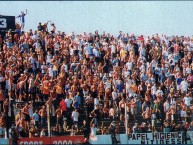 Foto: "en caseros, año 2004" Barra: La Banda de Villa Crespo &bull; Club: Atlanta