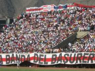 Foto: Barra: La Banda del Basurero • Club: Deportivo Municipal • País: Peru