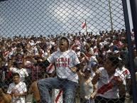 Foto: Barra: La Banda del Basurero • Club: Deportivo Municipal • País: Peru