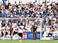 Foto: "La Banda celebrando un gol en el clásico moderno" Barra: La Banda del Basurero • Club: Deportivo Municipal • País: Peru