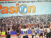 Foto: Barra: La Banda del Basurero • Club: Deportivo Municipal