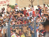 Foto: Barra: La Banda del Basurero • Club: Deportivo Municipal • País: Peru