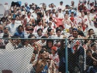 Foto: Barra: La Banda del Basurero • Club: Deportivo Municipal • País: Peru