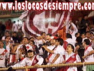 Foto: "La banda en el gallinero de ate" Barra: La Banda del Basurero • Club: Deportivo Municipal • País: Peru