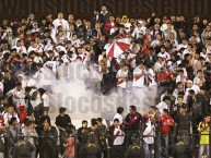 Foto: Barra: La Banda del Basurero • Club: Deportivo Municipal • País: Peru