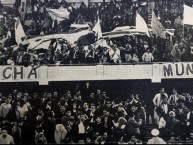 Foto: Barra: La Banda del Basurero • Club: Deportivo Municipal