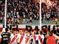 Foto: "Noche Edil 2015 vs Danubio de Montevideo" Barra: La Banda del Basurero • Club: Deportivo Municipal • País: Peru