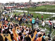 Foto: Barra: La Banda del Basurero • Club: Deportivo Municipal • País: Peru