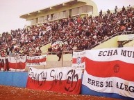 Foto: Barra: La Banda del Basurero • Club: Deportivo Municipal • País: Peru