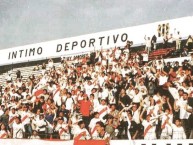 Foto: "La vieja banda en matute" Barra: La Banda del Basurero • Club: Deportivo Municipal • País: Peru