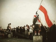 Foto: "pasión y tradición" Barra: La Banda del Basurero • Club: Deportivo Municipal • País: Peru