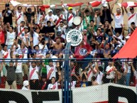 Foto: Barra: La Banda del Basurero • Club: Deportivo Municipal • País: Peru