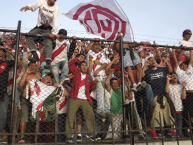 Foto: Barra: La Banda del Basurero • Club: Deportivo Municipal • País: Peru