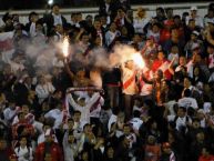 Foto: Barra: La Banda del Basurero • Club: Deportivo Municipal • País: Peru