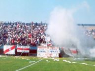 Foto: Barra: La Banda del Basurero • Club: Deportivo Municipal