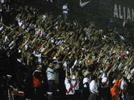 Foto: Barra: La Banda del Basurero &bull; Club: Deportivo Municipal