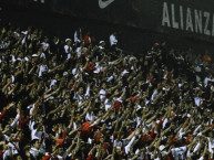 Foto: "La Banda del Basurero en matute" Barra: La Banda del Basurero &bull; Club: Deportivo Municipal