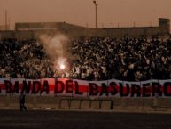 Foto: Barra: La Banda del Basurero • Club: Deportivo Municipal