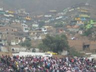 Foto: Barra: La Banda del Basurero • Club: Deportivo Municipal