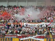 Foto: Barra: La Banda del Basurero • Club: Deportivo Municipal • País: Peru